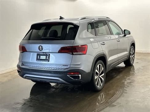 Certified 2023 Volkswagen Taos SE image 31