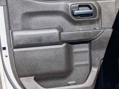 Used 2020 Chevrolet Silverado 1500 LT image 23