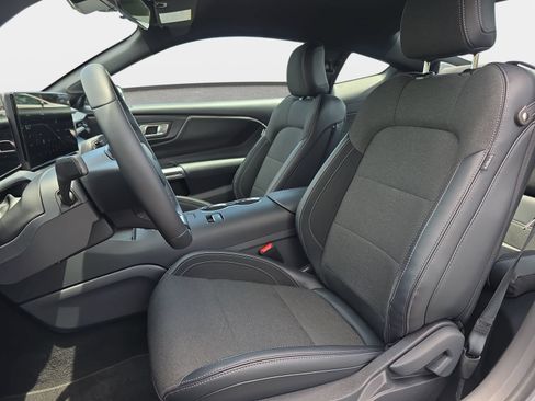Used 2025 Ford Mustang Coupe RWD image 14