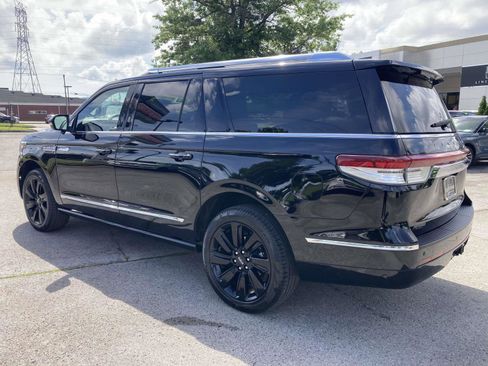 Used 2024 Lincoln Navigator L Reserve AWD/4WD image 7