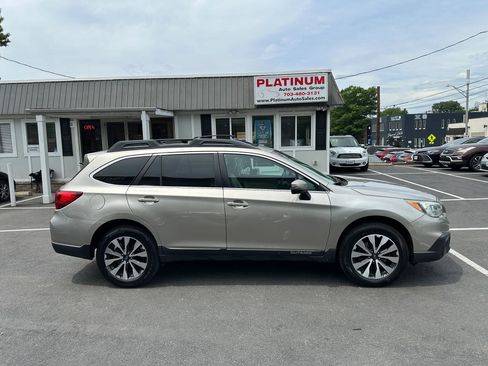 Used 2016 Subaru Outback 2.5i Limited AWD/4WD image 2