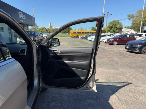 Used 2014 Jeep Grand Cherokee Limited AWD/4WD image 13