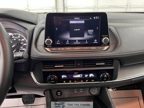 Used 2025 Nissan Rogue SV FWD image 40