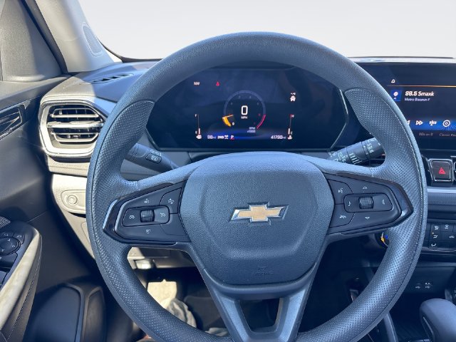 Used 2024 Chevrolet TrailBlazer LT AWD/4WD image 14