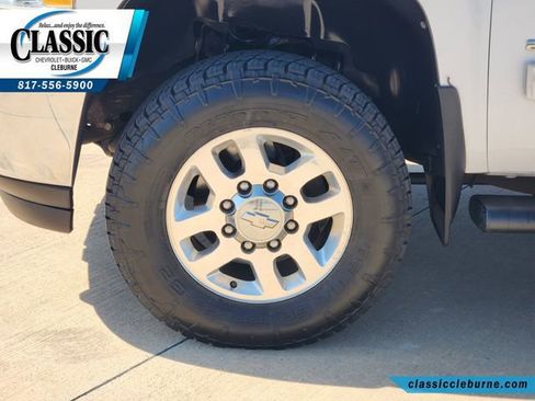 Used 2011 Chevrolet Silverado 2500 LT w/ Interior Plus Package image 12