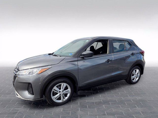 Used 2025 Nissan Kicks Play S FWD image 3
