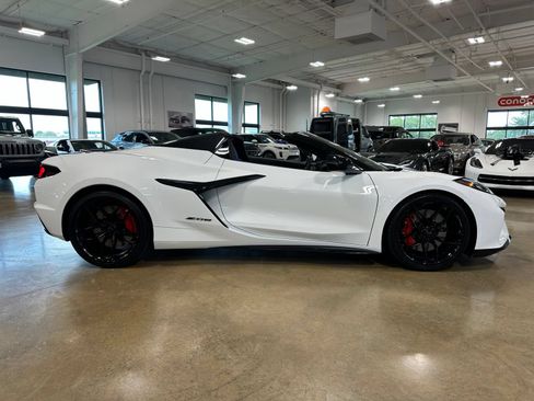 Used 2026 Chevrolet Corvette Z06 w/ Stealth Interior Trim Package RWD image 8
