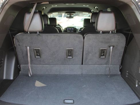 Used 2022 Chevrolet Traverse RS FWD image 14