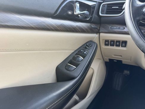 Used 2016 Nissan Maxima Platinum FWD image 31