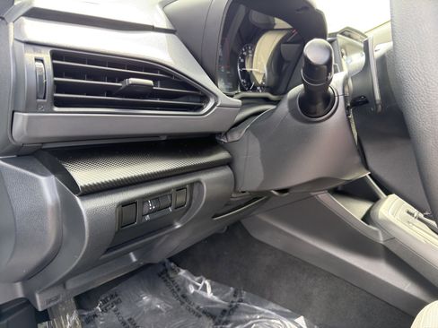 Used 2024 Subaru Crosstrek 2.0i Premium image 25