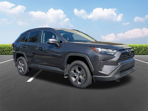 Used 2024 Toyota RAV4 XLE w/ Convenience Package FWD image 2