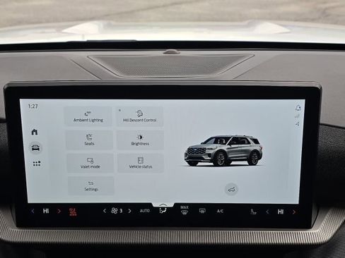 Used 2025 Ford Explorer ST image 36