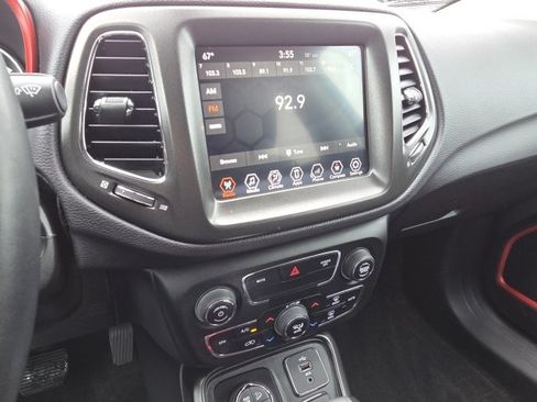 Used 2018 Jeep Compass Trailhawk w/ Cold Weather Group AWD/4WD image 16