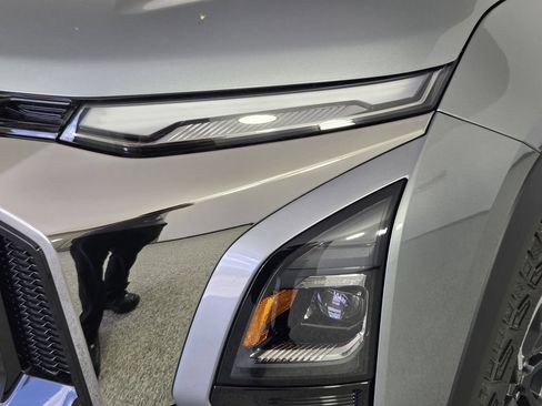 New 2026 Chevrolet Equinox ACTIV w/ Convenience Package III FWD image 10