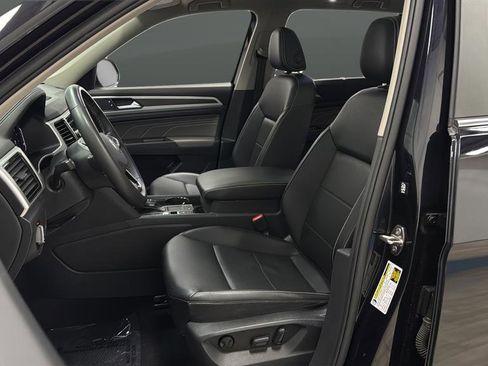 Used 2023 Volkswagen Atlas SE w/ Panoramic Sunroof Package image 5