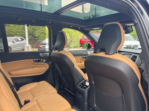 Used 2025 Volvo XC90 T8 Ultra w/ Protection Package Premier image 12