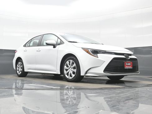 Used 2025 Toyota Corolla LE image 24