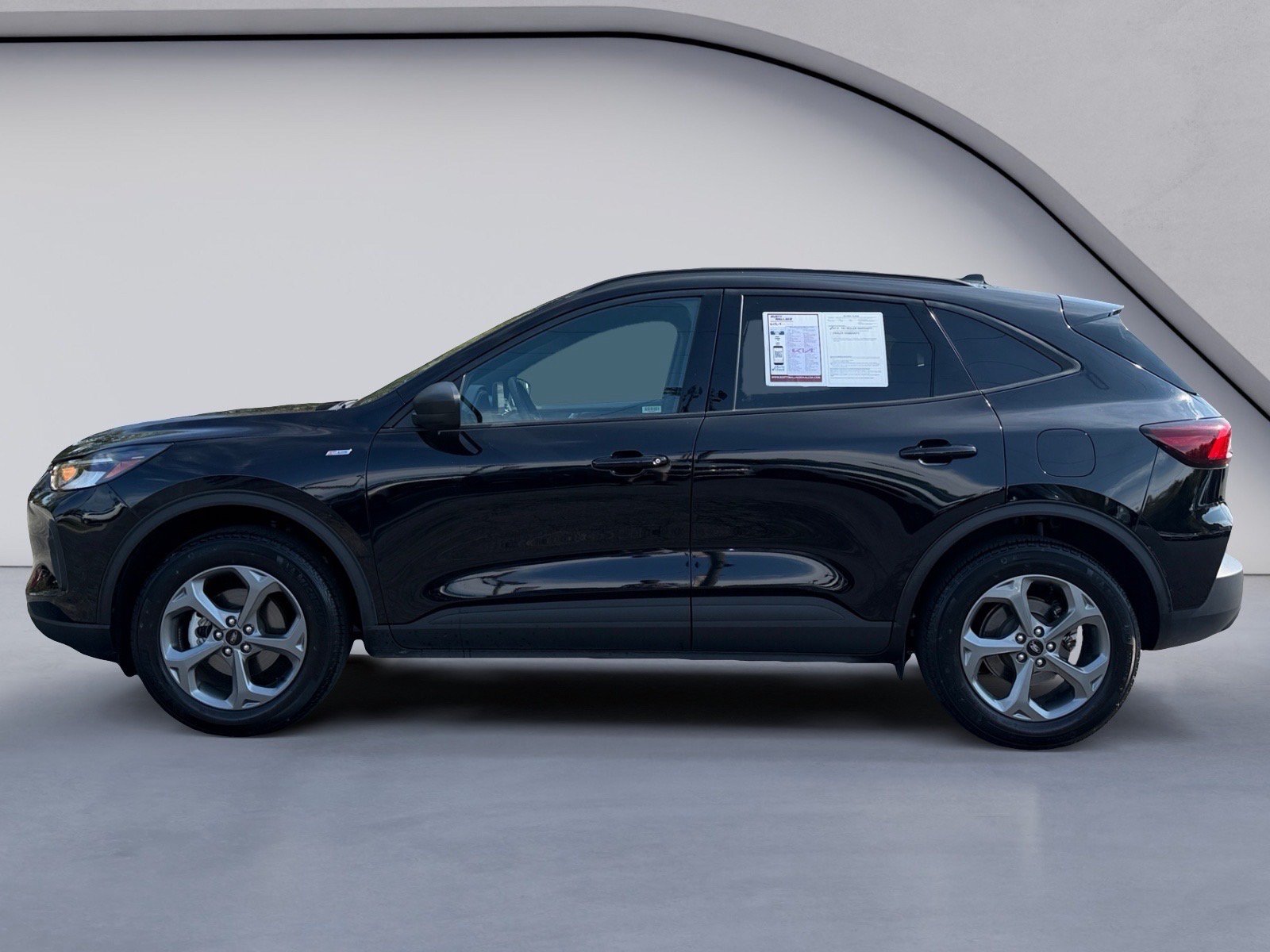 Used 2025 Ford Escape ST-Line AWD/4WD image 2