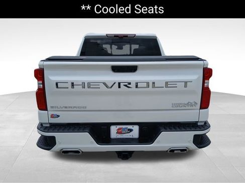 Used 2025 Chevrolet Silverado 1500 High Country w/ High Country Premium Package AWD/4WD image 4