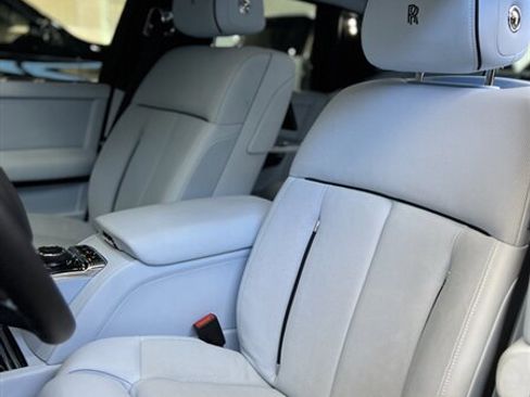 Used 2024 Rolls-Royce Phantom Sedan image 14