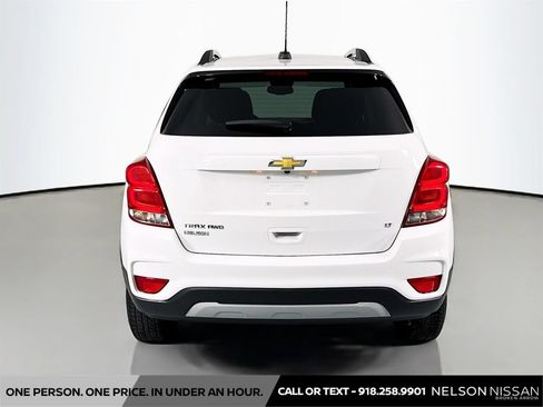Used 2020 Chevrolet Trax LT w/ LT Convenience Package AWD/4WD image 6
