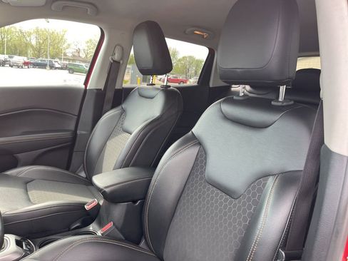 Used 2018 Jeep Compass Latitude w/ Popular Equipment Group AWD/4WD image 12