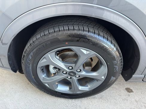 Used 2024 Ford Escape ST-Line image 12