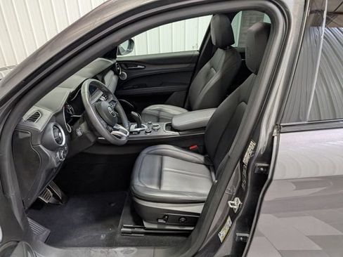 Used 2023 Alfa Romeo Stelvio Ti AWD/4WD image 16