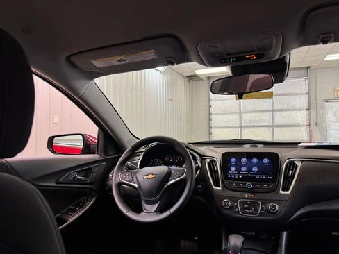 Used 2024 Chevrolet Malibu RS FWD image 19