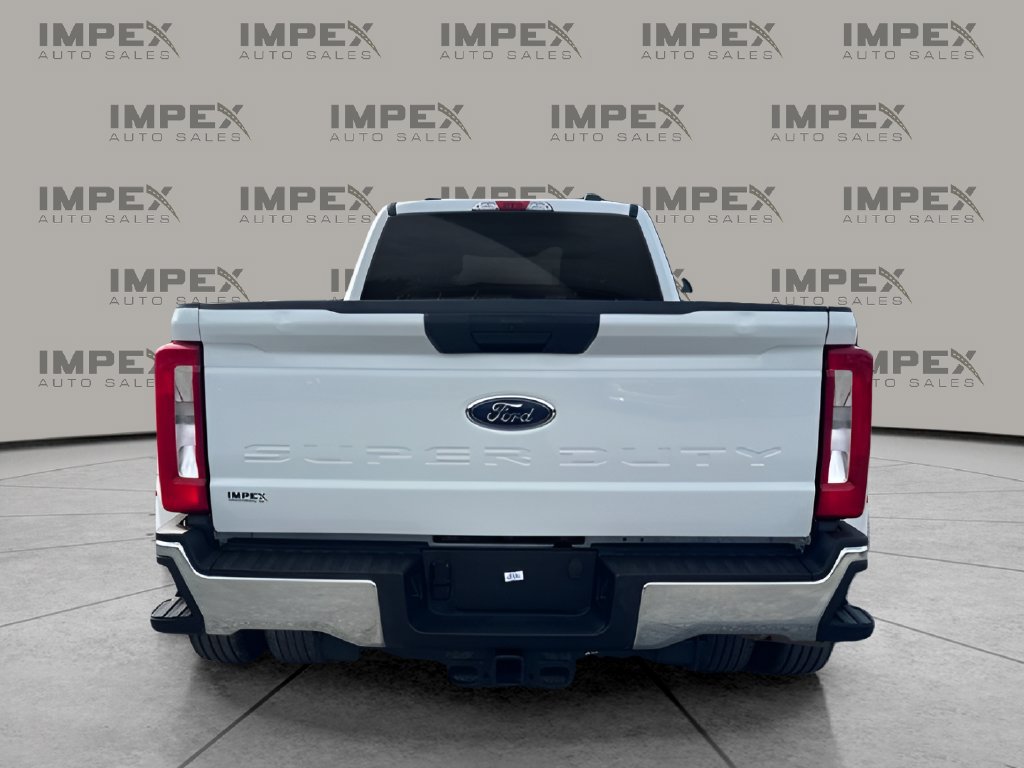 Used 2024 Ford F350 XLT AWD/4WD image 4