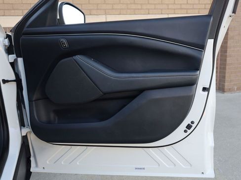 Used 2022 Ford Mustang Mach-E Select w/ Comfort/Technology Package RWD image 25