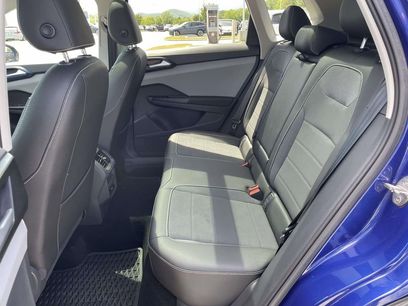 Used 2023 Volkswagen Taos SE w/ Panoramic Sunroof Package
