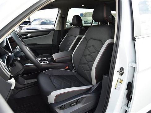 New 2026 Volkswagen Atlas Peak Edition image 19