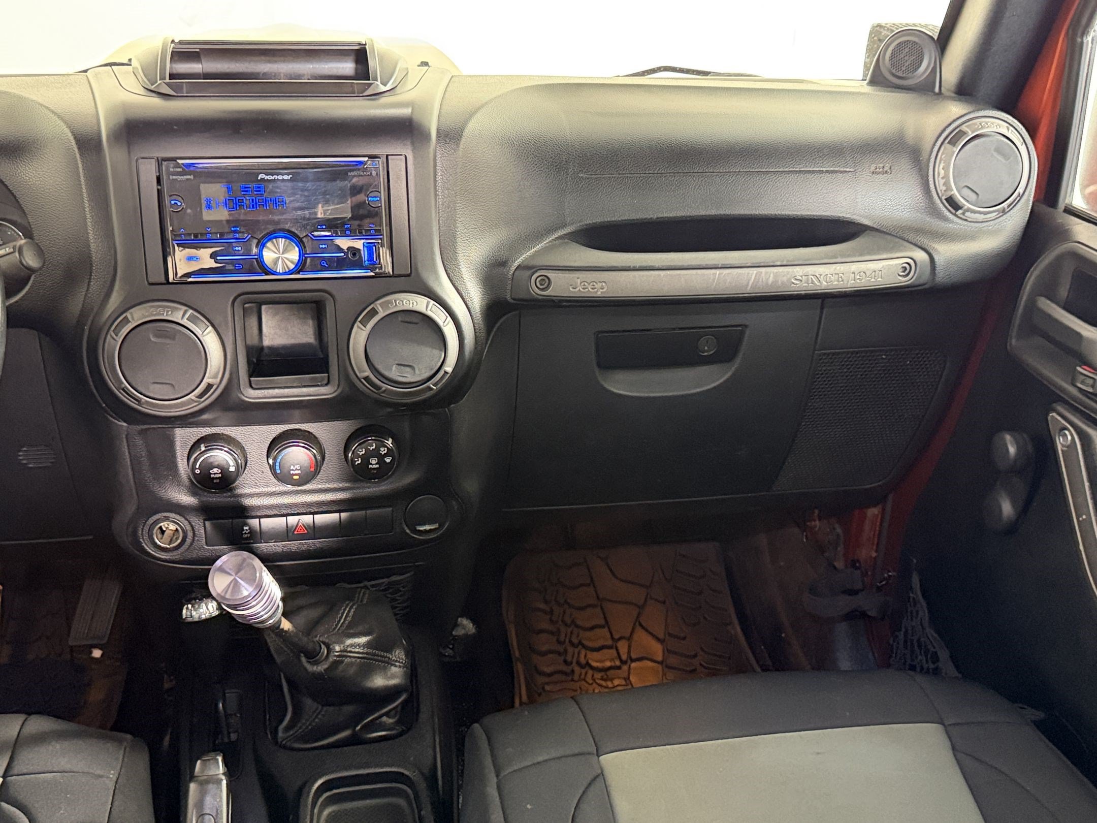 Used 2014 Jeep Wrangler Sport AWD/4WD image 17