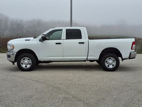 Used 2024 RAM 2500 Tradesman w/ Chrome Appearance Group image 23