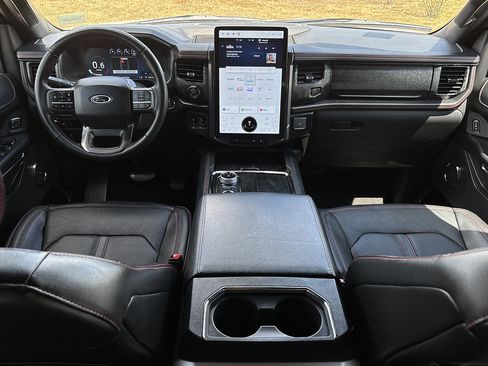 Used 2024 Ford Expedition Limited AWD/4WD image 11