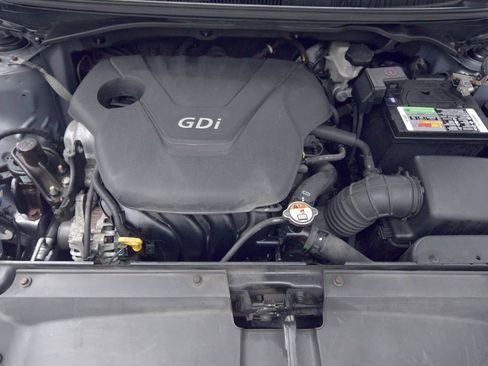 Used 2014 Hyundai Veloster w/ Style Package 02 image 19