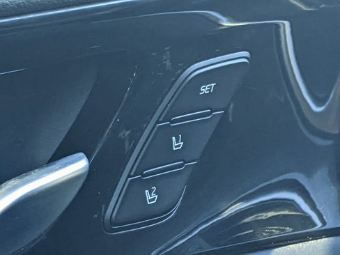 Certified 2019 Kia Cadenza Limited image 19