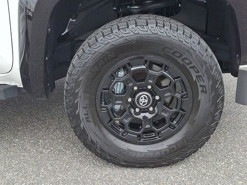 Used 2024 Toyota Tacoma TRD Off-Road image 8