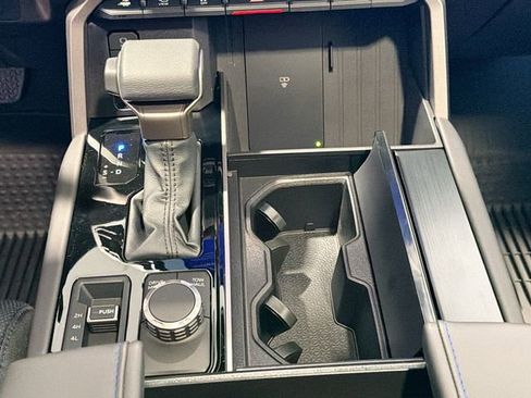New 2026 Toyota Tundra Platinum AWD/4WD image 14