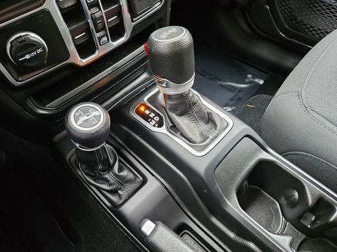 Used 2023 Jeep Wrangler Unlimited image 26