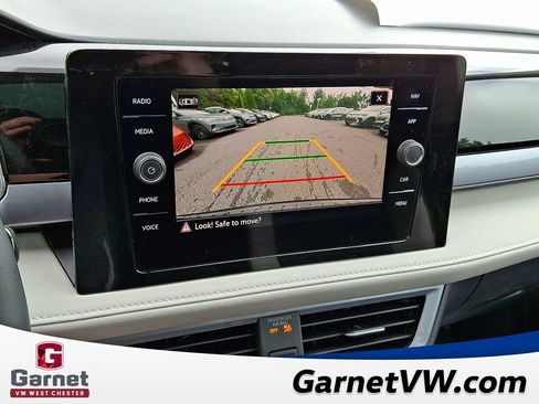 New 2025 Volkswagen Taos SEL image 9