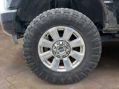 Used 2020 Ford F250 Platinum w/ FX4 Off-Road Package image 26