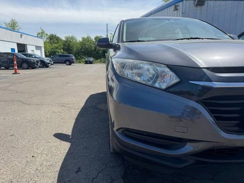 Used 2018 Honda HR-V LX image 10
