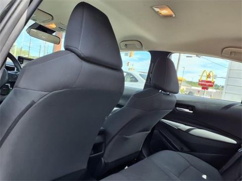 Used 2021 Toyota Corolla LE image 39