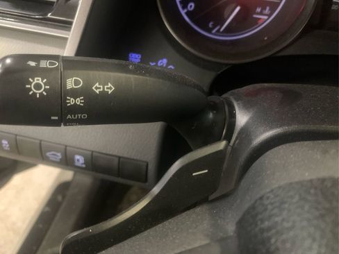 Used 2022 Toyota Camry SE image 19