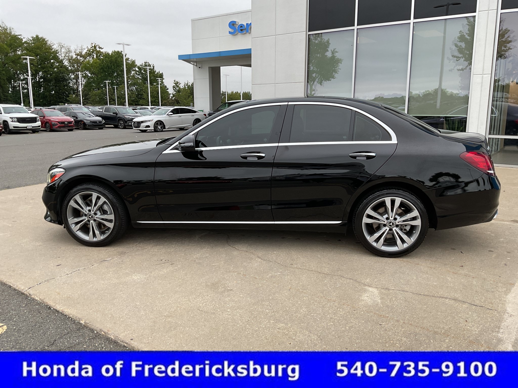 Used 2020 Mercedes-Benz C 300 4MATIC Sedan image 3