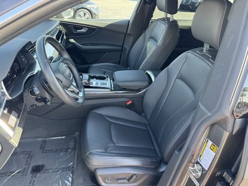 Used 2019 Audi Q8 Premium Plus w/ Premium Plus AWD/4WD image 16