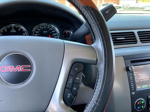 Used 2014 GMC Sierra 2500 SLT w/ Suspension Package, Off-Road AWD/4WD image 24