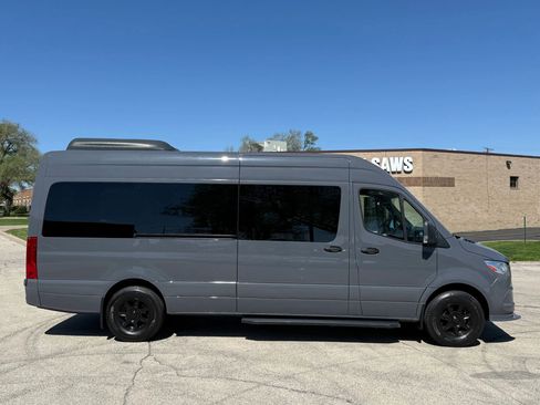 Used 2022 Mercedes-Benz Sprinter 2500 image 6